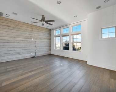 9623 Towne Lake Parkway - Photo Thumbnail 9
