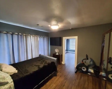 2322 Oakdale Street - Photo Thumbnail 11