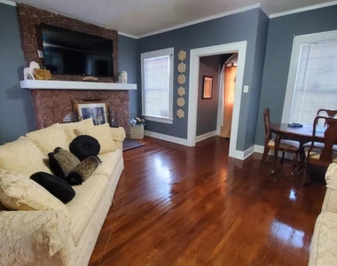 2322 Oakdale Street - Photo Thumbnail 3