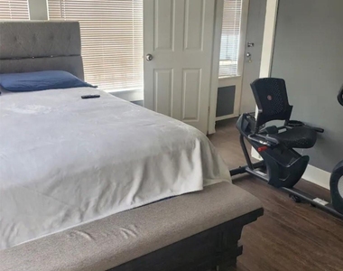 2322 Oakdale Street - Photo Thumbnail 14