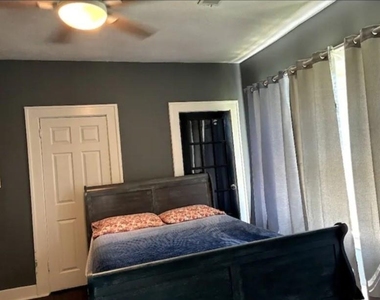 2322 Oakdale Street - Photo Thumbnail 10
