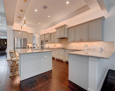 39 Marino Drive - Photo Thumbnail 21