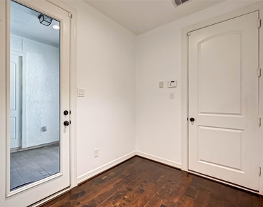 39 Marino Drive - Photo Thumbnail 33