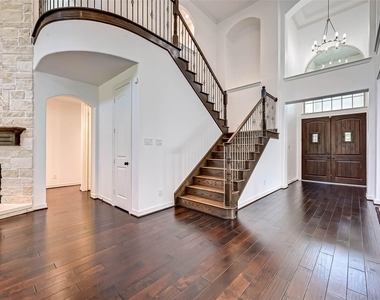 39 Marino Drive - Photo Thumbnail 8