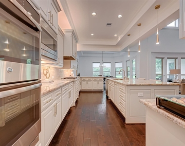 39 Marino Drive - Photo Thumbnail 22