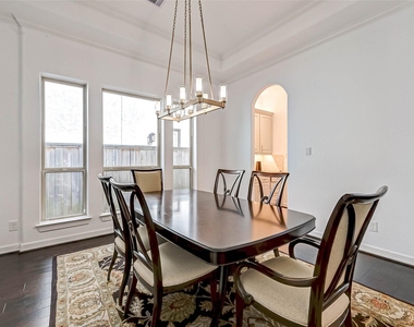 39 Marino Drive - Photo Thumbnail 12