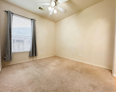 21344 Thurston Crossing Drive - Photo Thumbnail 8