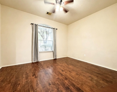 21344 Thurston Crossing Drive - Photo Thumbnail 2