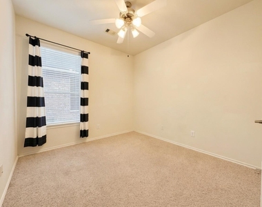 21344 Thurston Crossing Drive - Photo Thumbnail 11