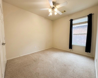 21344 Thurston Crossing Drive - Photo Thumbnail 9