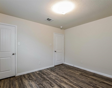 5710 Long Arbor Lane - Photo Thumbnail 11