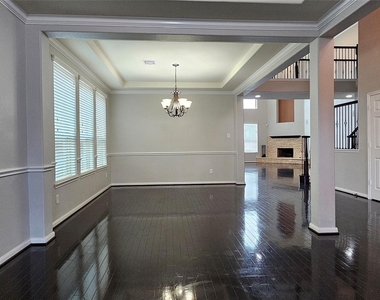 6027 Turner Shadow Lane - Photo Thumbnail 9