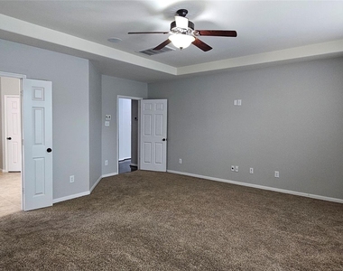 6027 Turner Shadow Lane - Photo Thumbnail 15