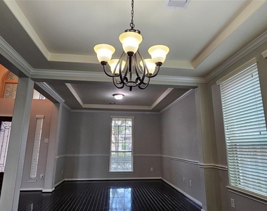 6027 Turner Shadow Lane - Photo Thumbnail 8
