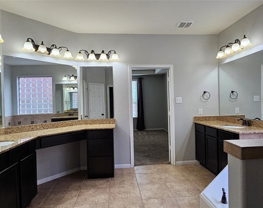 6027 Turner Shadow Lane - Photo Thumbnail 18