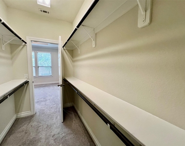 10916 Cannes Memorial Drive - Photo Thumbnail 16