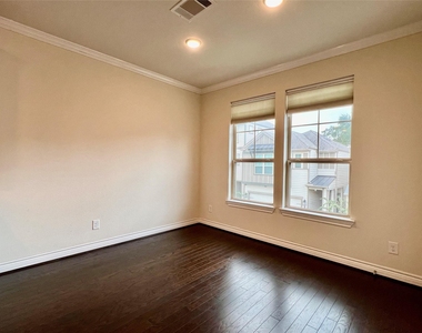 10916 Cannes Memorial Drive - Photo Thumbnail 8