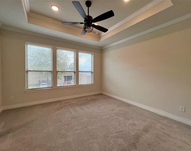 10916 Cannes Memorial Drive - Photo Thumbnail 13