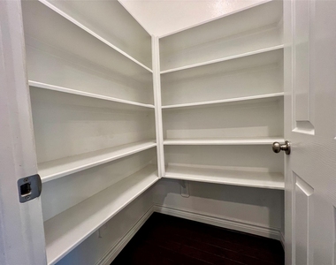 10916 Cannes Memorial Drive - Photo Thumbnail 11