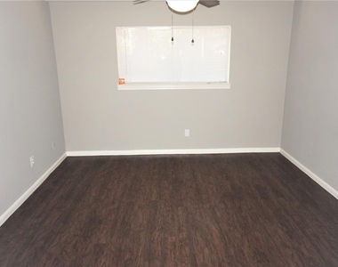 2727 Tinechester Drive - Photo Thumbnail 17