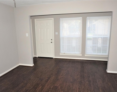 2727 Tinechester Drive - Photo Thumbnail 4