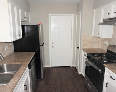 2727 Tinechester Drive - Photo Thumbnail 11