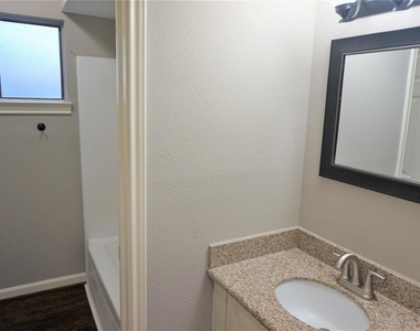 2727 Tinechester Drive - Photo Thumbnail 27
