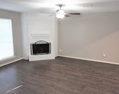 2727 Tinechester Drive - Photo Thumbnail 8