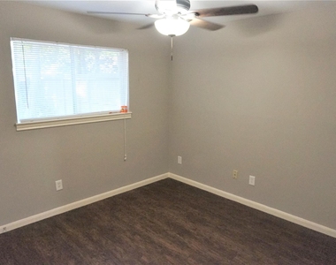 2727 Tinechester Drive - Photo Thumbnail 25