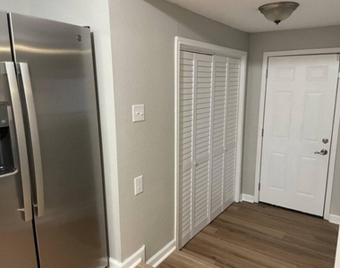 421 Perkins Avenue - Photo Thumbnail 4