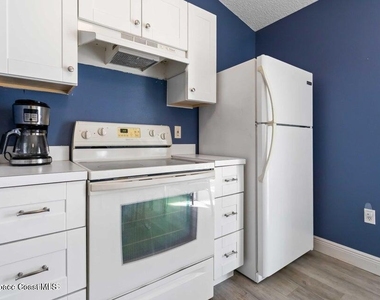 308 Tamarind Circle Nw - Photo Thumbnail 6