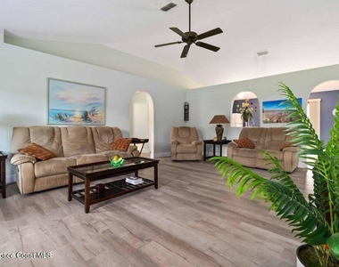308 Tamarind Circle Nw - Photo Thumbnail 3