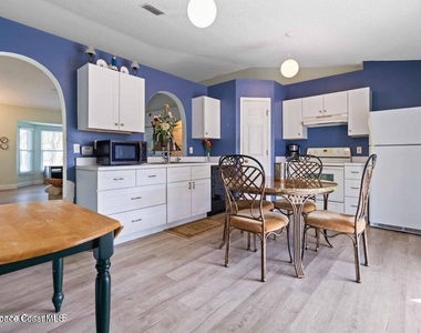 308 Tamarind Circle Nw - Photo Thumbnail 7