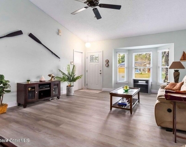 308 Tamarind Circle Nw - Photo Thumbnail 2