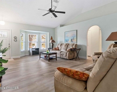 308 Tamarind Circle Nw - Photo Thumbnail 4