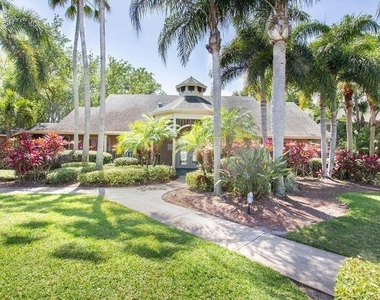 7667 N Wickham Road - Photo Thumbnail 12