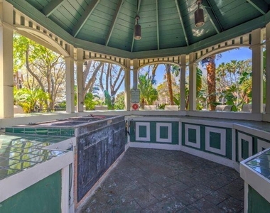 7667 N Wickham Road - Photo Thumbnail 16