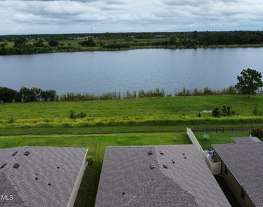 2073 Farmhouse Road Se - Photo Thumbnail 5