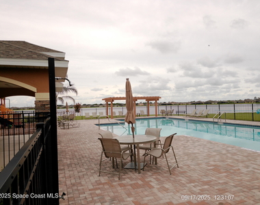 2073 Farmhouse Road Se - Photo Thumbnail 13