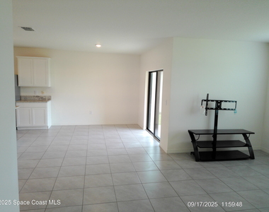 2073 Farmhouse Road Se - Photo Thumbnail 7