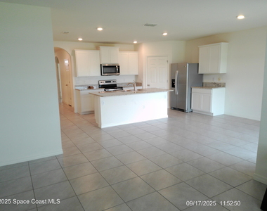 2073 Farmhouse Road Se - Photo Thumbnail 6