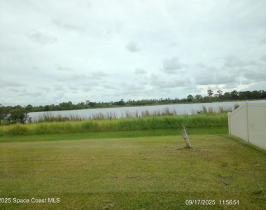 2073 Farmhouse Road Se - Photo Thumbnail 11