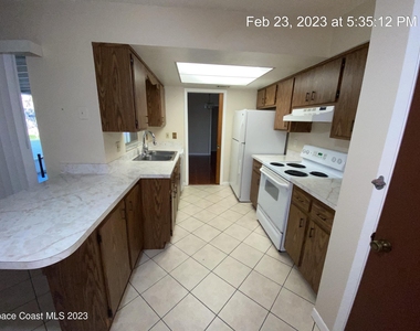 304 Darrow Avenue - Photo Thumbnail 6
