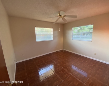 304 Darrow Avenue - Photo Thumbnail 16