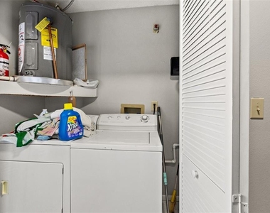 7124 Barclay Avenue - Photo Thumbnail 9