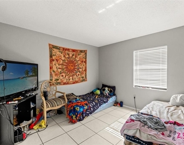 7124 Barclay Avenue - Photo Thumbnail 14