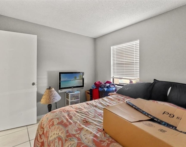 7124 Barclay Avenue - Photo Thumbnail 12