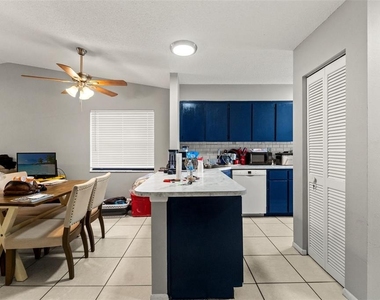 7124 Barclay Avenue - Photo Thumbnail 6