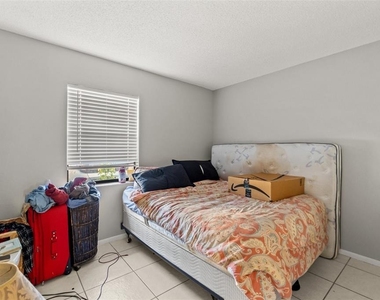 7124 Barclay Avenue - Photo Thumbnail 11