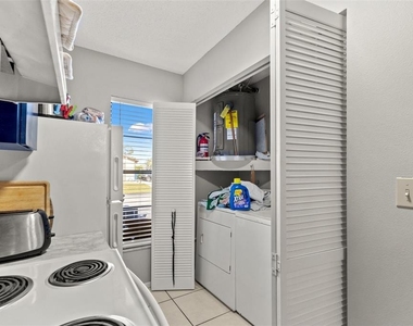 7124 Barclay Avenue - Photo Thumbnail 10